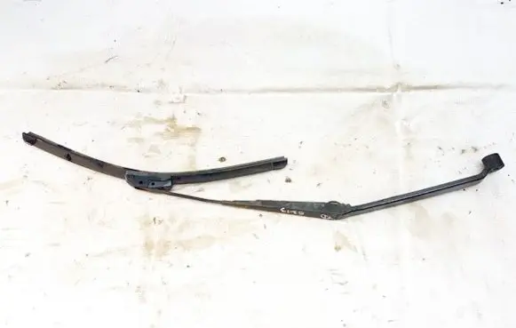 Mitsubishi Outlander Front wiper blade arm