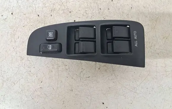 Toyota Avensis T250 Electric window control switch 