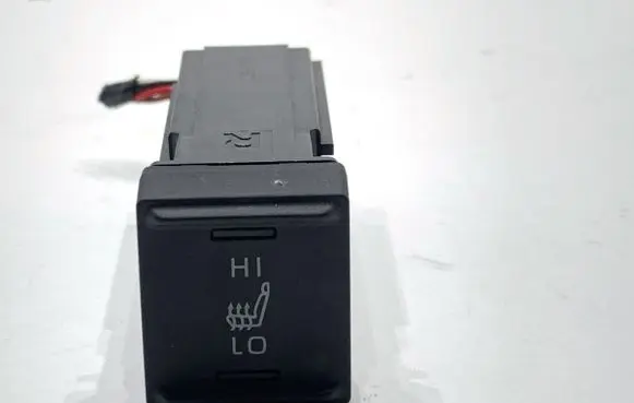 Toyota Yaris Cross Seat heating switch 195020