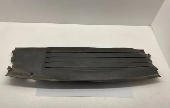 BMW 7 E65 E66 Radiator trim 7011218 10519311