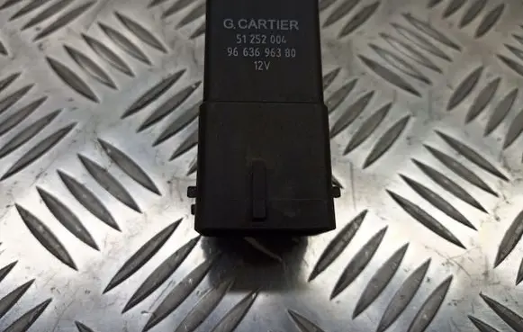 Citroen C4 I Picasso Window wiper relay 9663696380