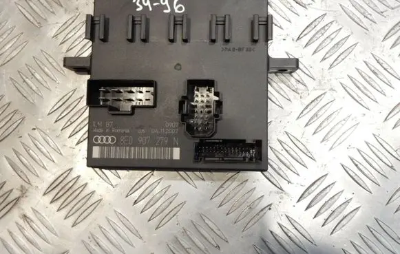 Audi A4 S4 B7 8E 8H Comfort/convenience module 8E090729N 3496