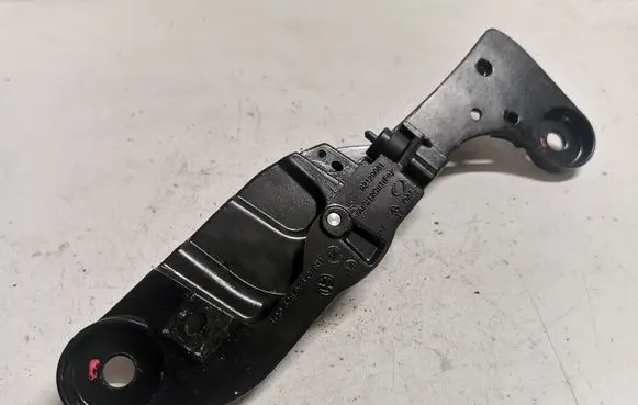 Volkswagen Eos Convertible roof hinge 1Q0825956C