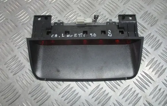 Chevrolet Lacetti Third/center stoplight
