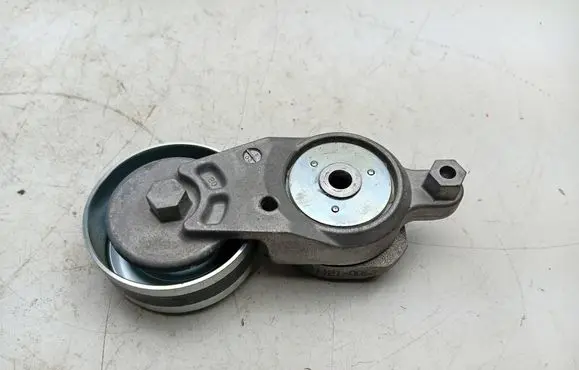 Lexus NX Generator/alternator belt tensioner 3JJ210062