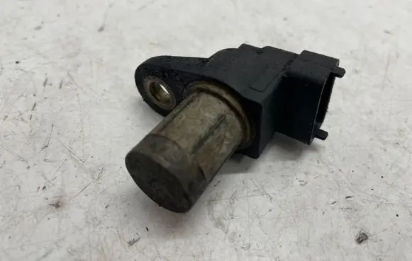 Mercedes-Benz E W210 Camshaft position sensor A0031539728