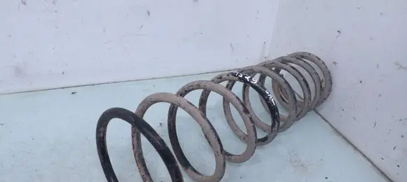 Toyota Avensis T220 Rear coil spring