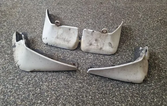 Nissan Leaf I (ZE0) Mudguards set 