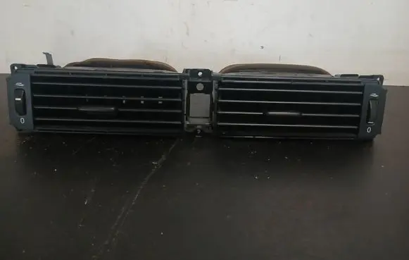 Volvo V70 Dash center air vent grill 30643315 30755181 30676292