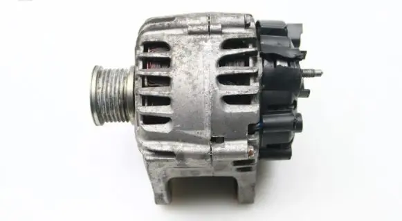 Renault Captur Generator/alternator 231007842R