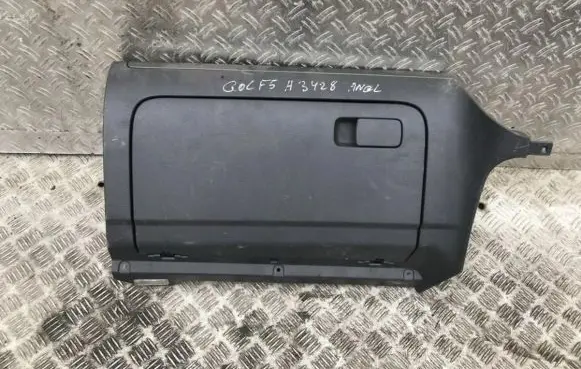Glove box