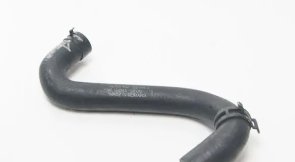 Volkswagen PASSAT B8 Engine coolant pipe/hose 5Q0122096E