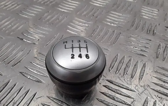 Hyundai Sonata Gear lever shifter trim leather/knob