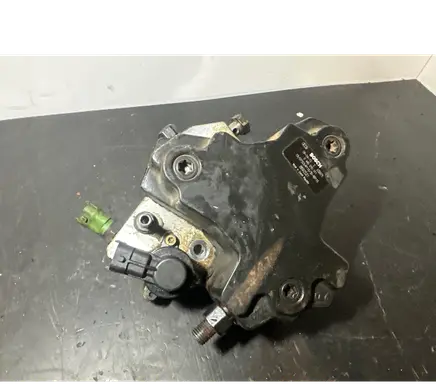Volvo XC90 Fuel injection high pressure pump 8692521 0445010111