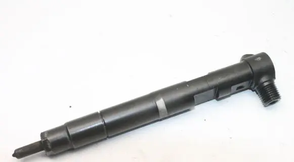 Mercedes-Benz C W204 Fuel injector 228354010