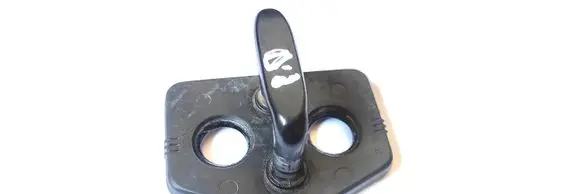 Volvo XC90 Front door lock loop/hook striker 
