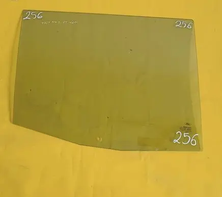 Ford Mondeo Mk III Rear door window glass