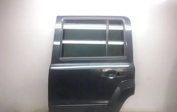 Jeep Patriot Rear door