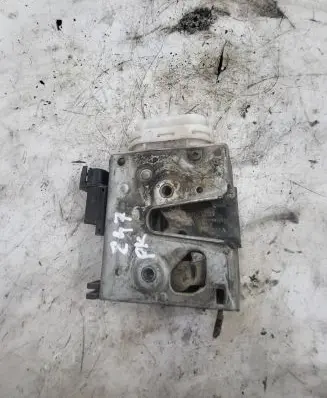 Audi A4 S4 B5 8D Front door lock 8D1837015E