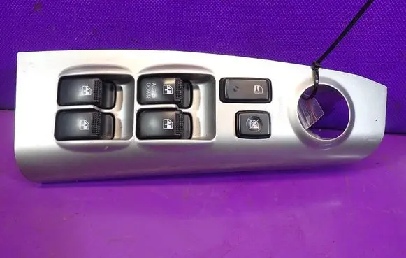 KIA Sportage Quarter vent window switch 