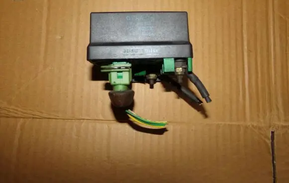 Peugeot 406 ABS relay 9619039780