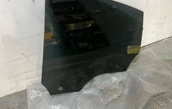Mercedes-Benz CLS W257 Rear door window glass 