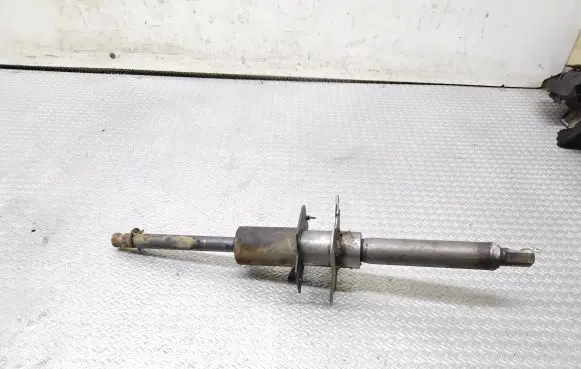 Suzuki Grand Vitara II Steering wheel axle