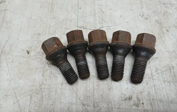 Opel Zafira B Nuts/bolts