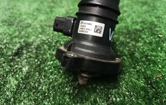 Opel Ampera Thermostat housing 55576890