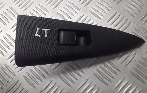 Nissan Note (E11) Quarter vent window switch 82961-9U10A