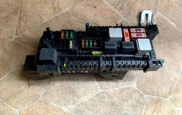 Mercedes-Benz C W204 Fuse box set 016706581