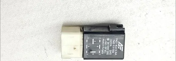Glow plug pre-heat relay