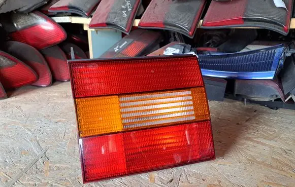 Volkswagen PASSAT B4 Rear/tail lights 3A5945107 3A5945107A