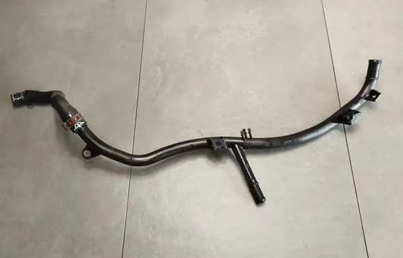 Volkswagen Golf VII Engine coolant pipe/hose 04E121070AC