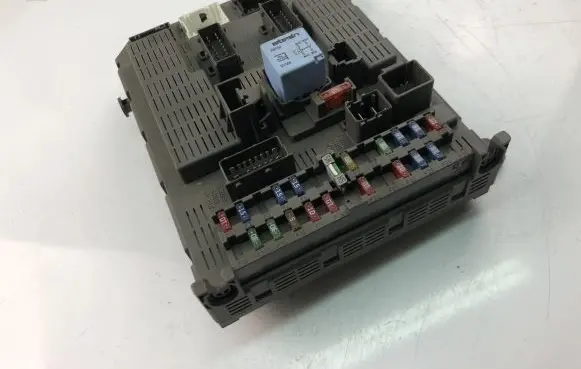 Citroen C5 Fuse box set 9649301780