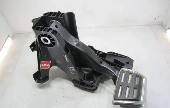 Volkswagen PASSAT B8 Pedal assembly 5Q1723058BJ 140916