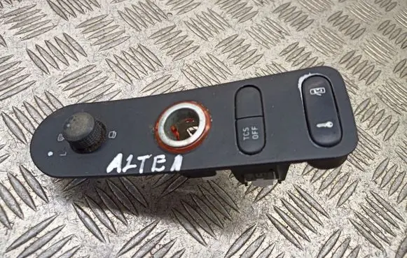 Seat Altea XL A set of switches 