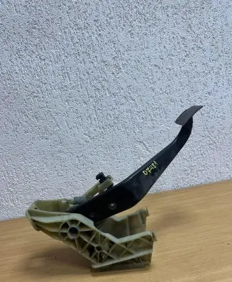 BMW X5 E70 Brake pedal 676940304 D7481