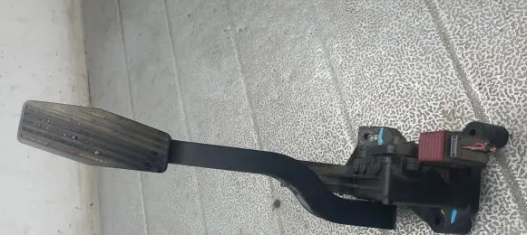 Opel Corsa C Accelerator pedal position sensor 