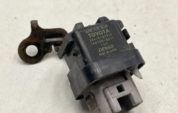 Toyota Verso Glow plug pre-heat relay 2861067010 1567000671