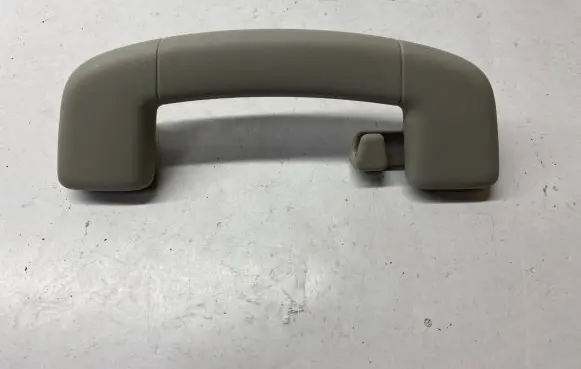 Volkswagen Jetta VII Rear interior roof grab handle 17A857643A