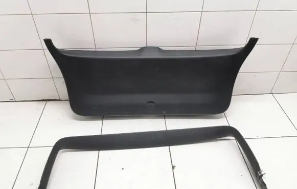 Volkswagen Golf VI Tailgate/boot cover trim set 1K9867605B 1K9867603A