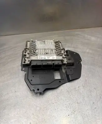 Ford Fiesta Engine control unit/module 8V2112A650EB 5WS40584B