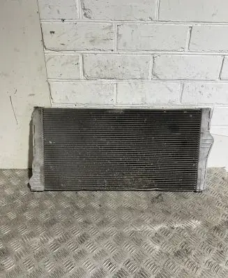 BMW 5 F10 F11 Coolant radiator 8509177