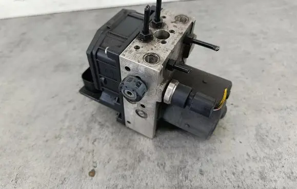 Audi A4 S4 B6 8E 8H ABS Pump 8E0614517
