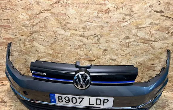 Volkswagen Golf VII Front bumper 