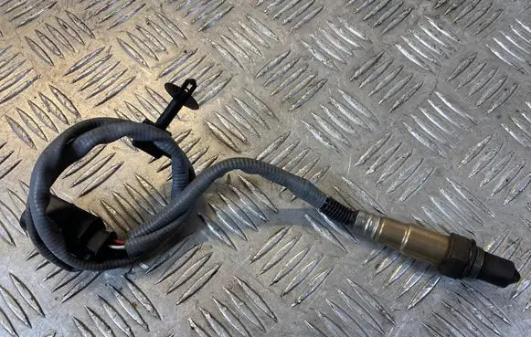 Mercedes-Benz B W246 W242 Lambda probe sensor 0075425118 0S0007117347