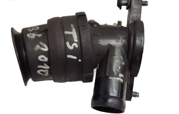Volkswagen PASSAT B6 Breather hose/pipe 03C129656D 7SR654K