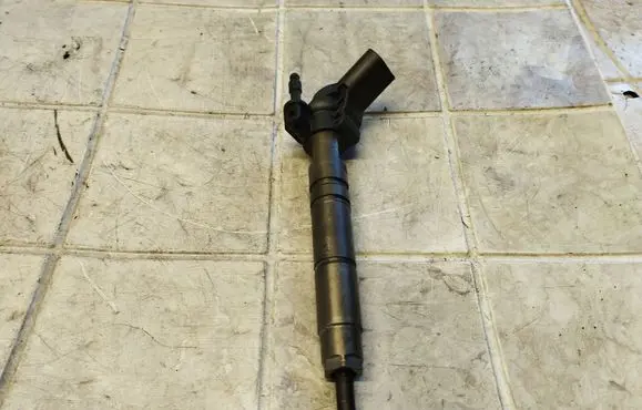 Fuel injector