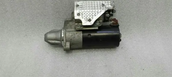 Mercedes-Benz R W251 Starter motor A0061510501
